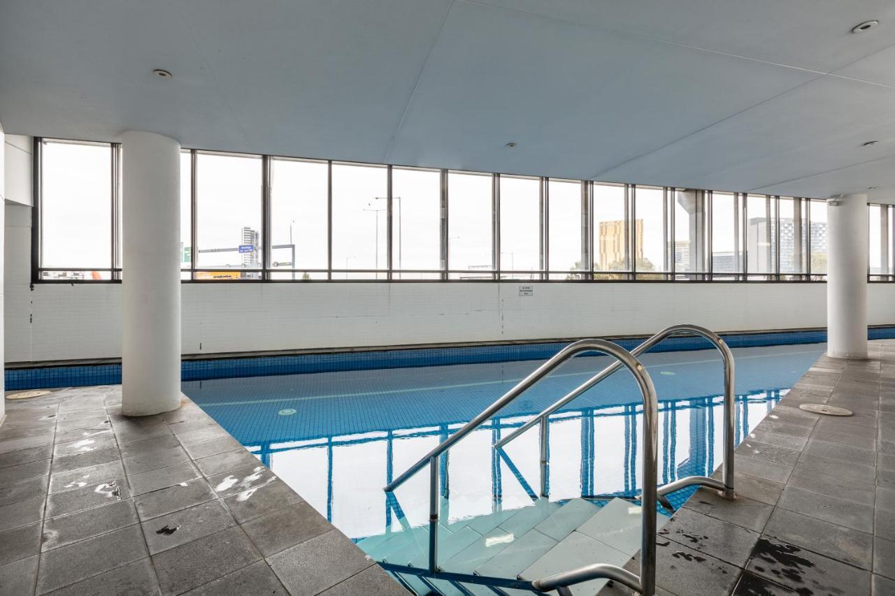 ☆Of Southbank☆Light Filled Apartment☆Huge Private Terrace With City Views☆Parking☆Pool☆Gym☆Wifi 멜번 외부 사진